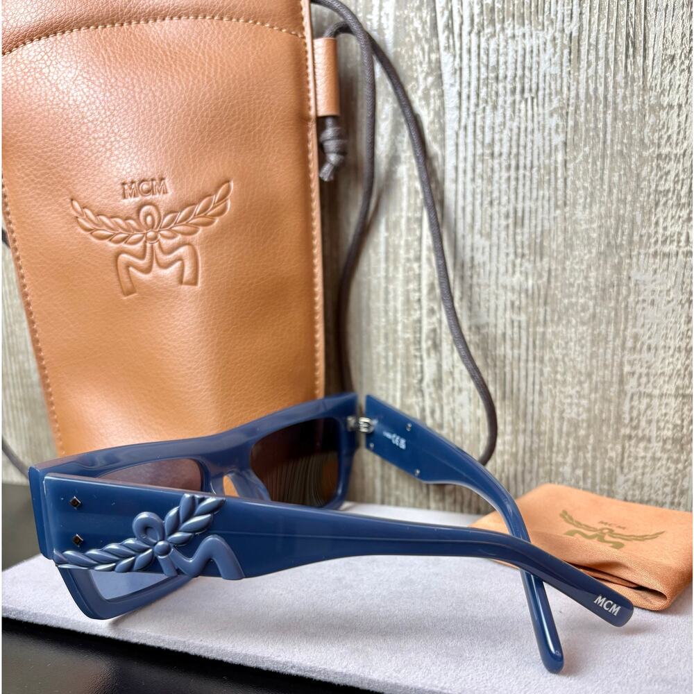 NEW MCM Luxury Sunglasses w/ Side-body Case - MW0014 - Picture 2 of 7